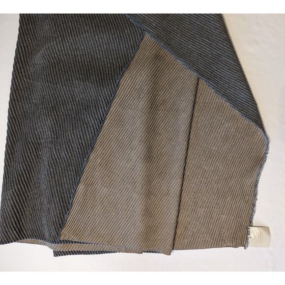 14th & Union Women’s Reversible Scarf - Picture 5 of 9